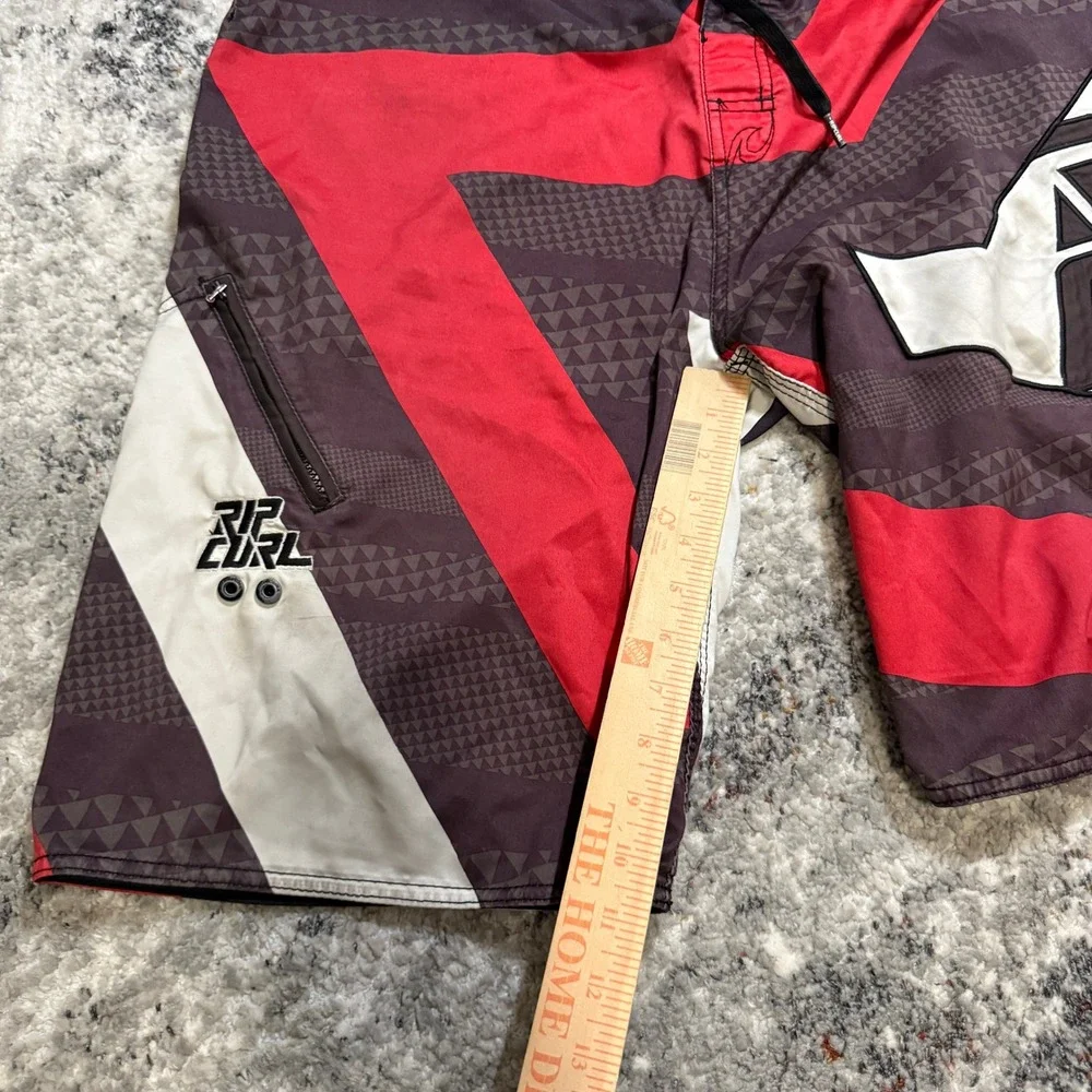 Rip Curl Mens Board Shorts Red Black White Geometric Logo Swim Trunks Size 36‎